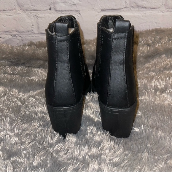 Boohoo Chelsea Ankle Booties - Picture 3 of 5